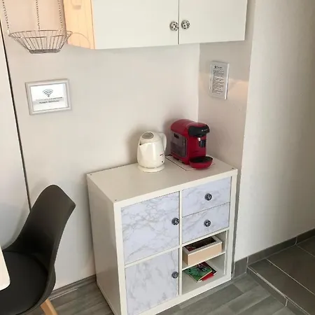 Modernes Mit Kuechenzeile Und Bad * Denkte