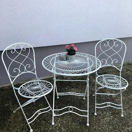 아파트 Modernes Mit Kuechenzeile Und Bad *