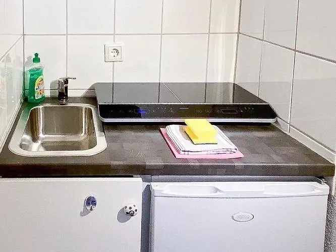 公寓 Modernes Mit Kuechenzeile Und Bad